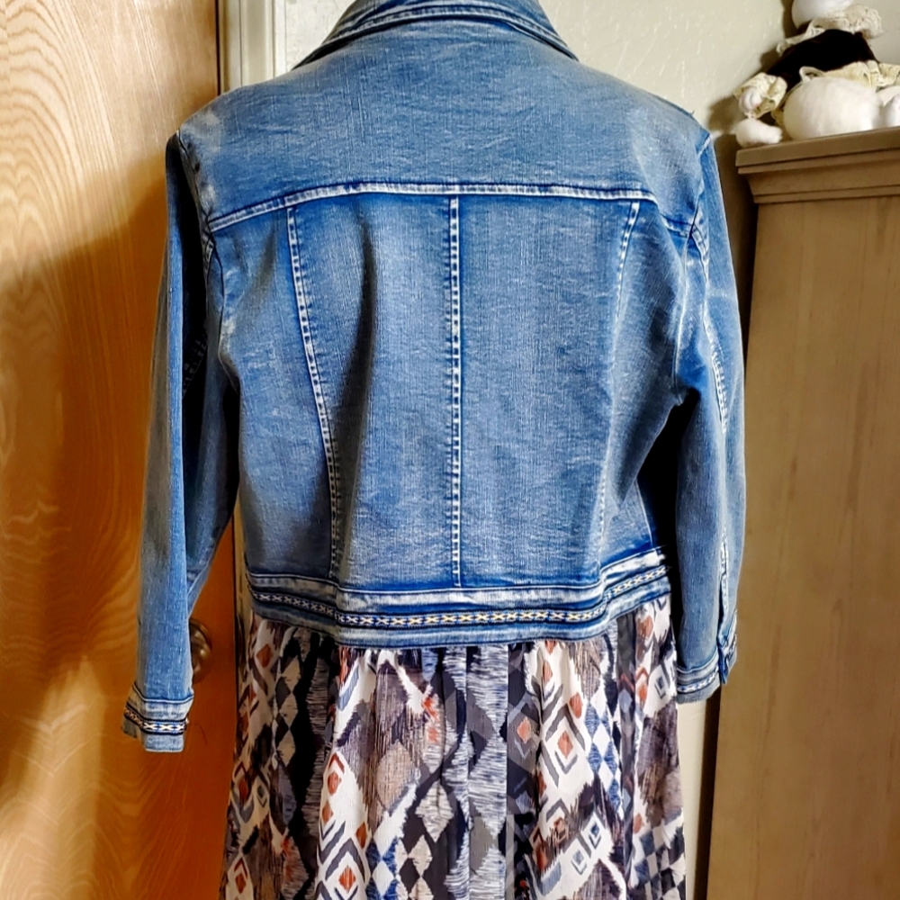 Jean jacket - Picture 2 of 7